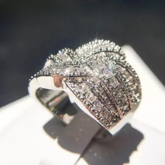 NEW 925 STERLING SILVER DIAMOND BRIDAL RING, CUTE RING, SHINY RING. - Picture 3 of 6